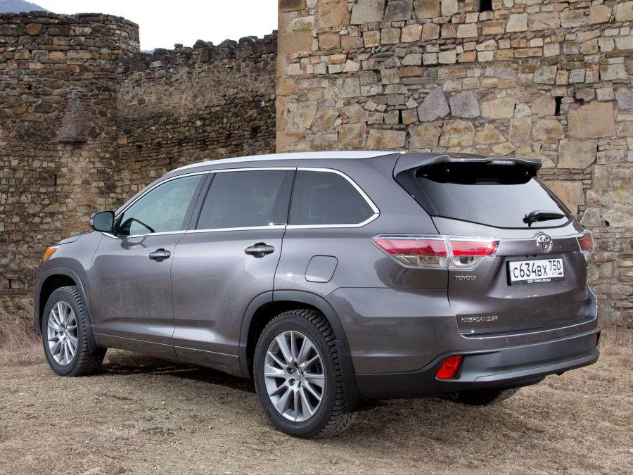  Toyota Highlander 2014 года  (CIS) (фото 16 из 30)